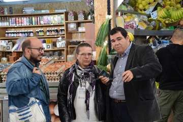 Presentación del calendario solidario 2010 en el Mercado Municipal de Telde (Foto TA)
